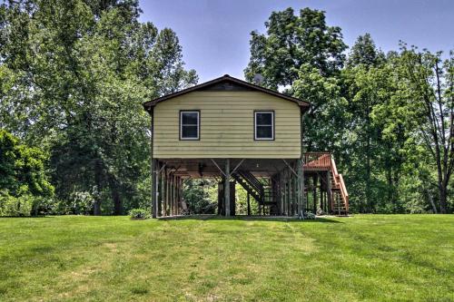 Cozy Cabin with Patio on Craig Creek Pets OK!