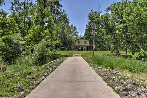 Cozy Cabin with Patio on Craig Creek Pets OK!