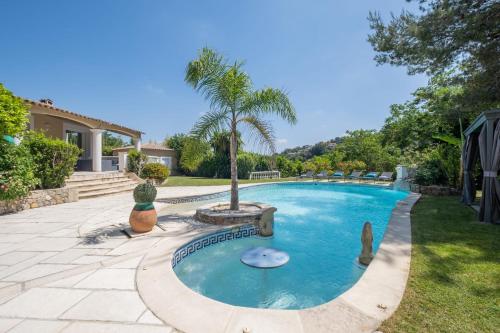 LITTLE GEM 330M Swimming pool and Jacuzzi