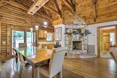 Pet-Friendly Lake Oconee Cabin with Boat Dock! in Turnwold, USA