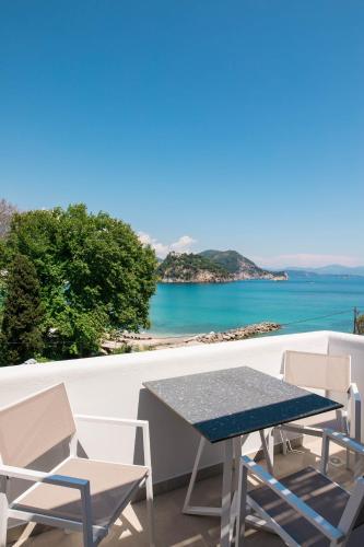 Deluxe Suite with Sea View image 1