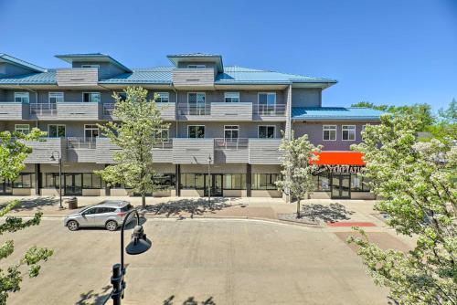 Grand Haven Condo - Walk to Nearby Hot Spots! in Grand Haven, USA