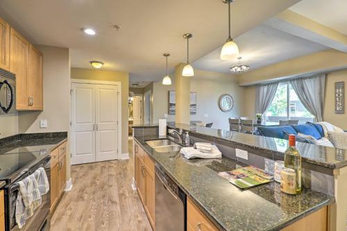 Grand Haven Condo - Walk to Nearby Hot Spots! in Grand Haven, USA