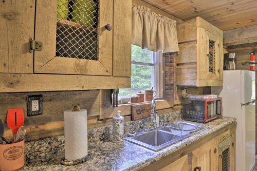 Constantia Cabin Escape > 2 Mi to Lake Oneida in Brewerton (NY)