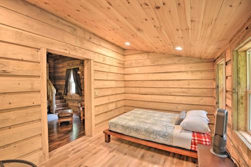 Constantia Cabin Escape > 2 Mi to Lake Oneida in Brewerton (NY)