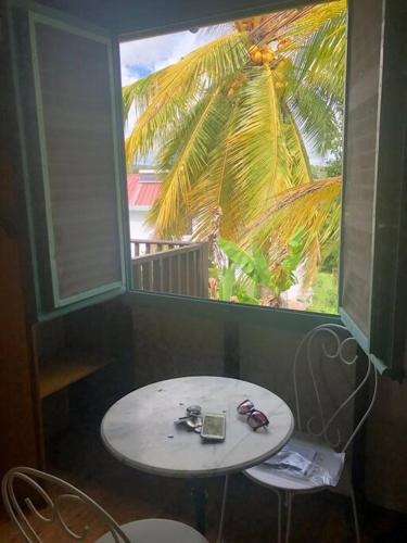 Charmant bungalow avec piscine in Saint-Joseph