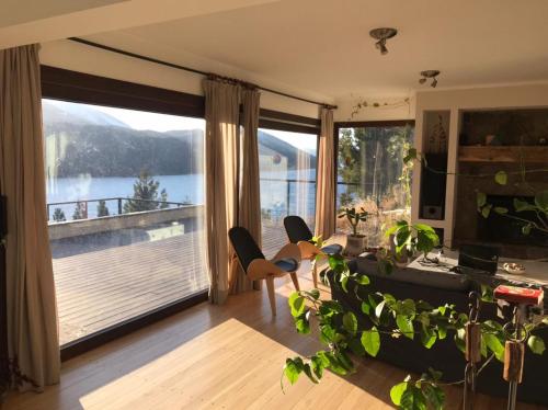 . Mansión de Lujo con vistas al Lago Gutierrez
