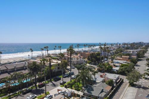 Oceanside Rocks Family Vacation Home - image 13