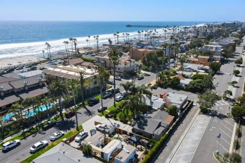 Oceanside Rocks Family Vacation Home - image 14