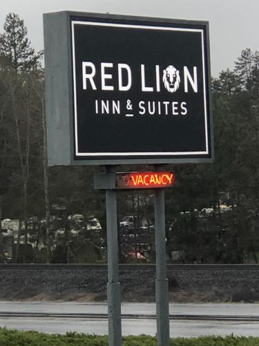 . Red Lion Inn and Suites La Pine, Oregon