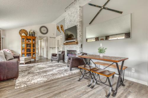 . Mt Hood Hideaway
