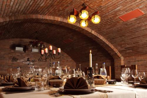 ห้องจัดเลี้ยง, Vila Preciosa in อัลบา ลูเลีย