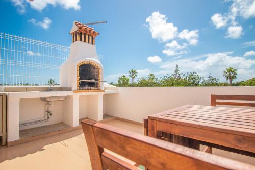 Facilities, Apartment close to golf, beaches, Quinta Lago, Vale Lobo, Quarteira and Vilamoura in Escanxinhas