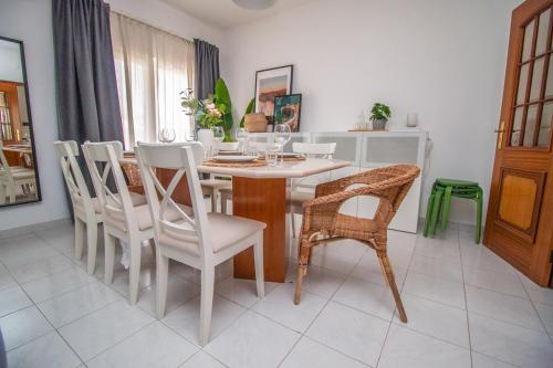 Facilities, Apartment close to golf, beaches, Quinta Lago, Vale Lobo, Quarteira and Vilamoura in Escanxinhas