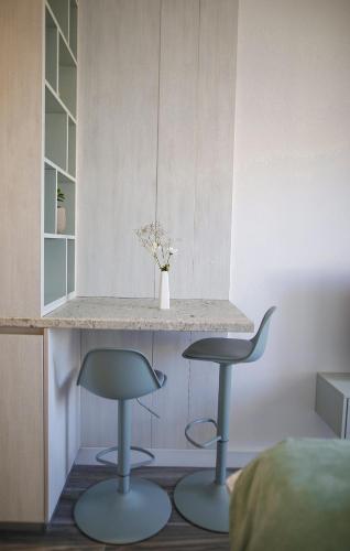 Studio with Sea View image 2