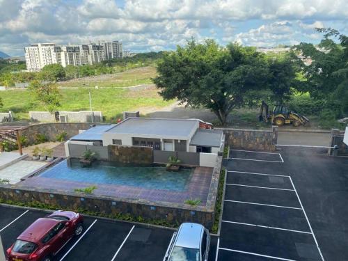 Kilátás, Stylish & Luxury 2-bed parkside apart with pool in Vacoas-Phoenix