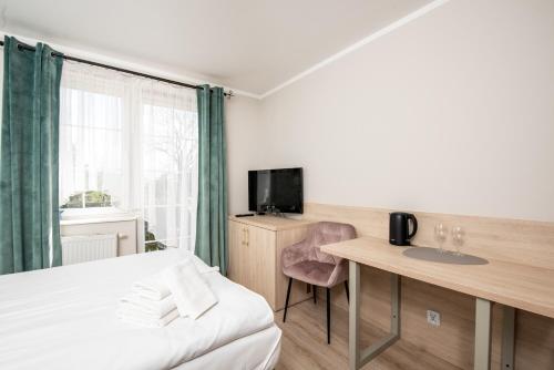 Double Room with Terrace image 9