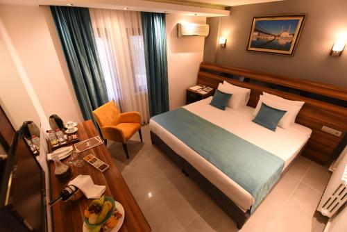 room detail thumbnail 1