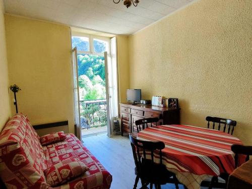 Appartement Cauterets, 2 pièces, 6 personnes - FR-1-234-130 - Location saisonnière - Cauterets