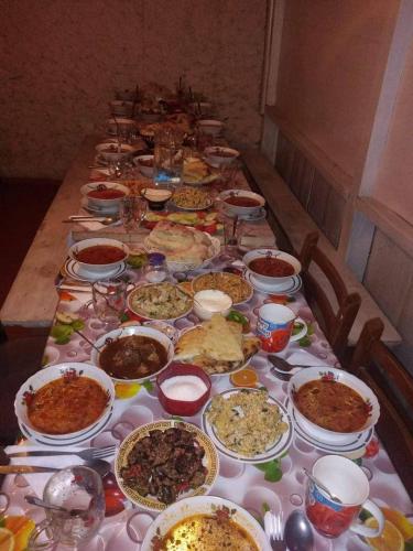 Ruoka ja Juomat, guest house "BETQIL" adishi in Mestia