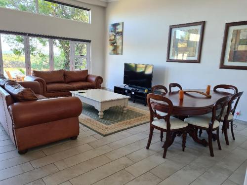 10 on Aquavista Addo River View Villa — other in 10 Aquavista Crescent Cannonville, Colchester South Africa, 6001