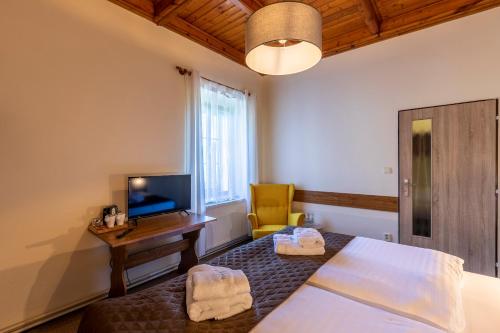 1 queen bed