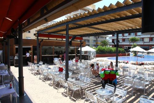 Aparthotel Acuazul - main image