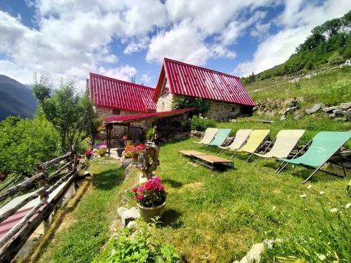 Les Toits Rouges - Le luxe de la simplicité au bout du sentier - Accommodation - Saint-Étienne-de-Tinée