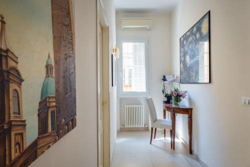 Residenza Due Torri check in presso HOTEL CENTRALE Vicolo Cattani 7 3