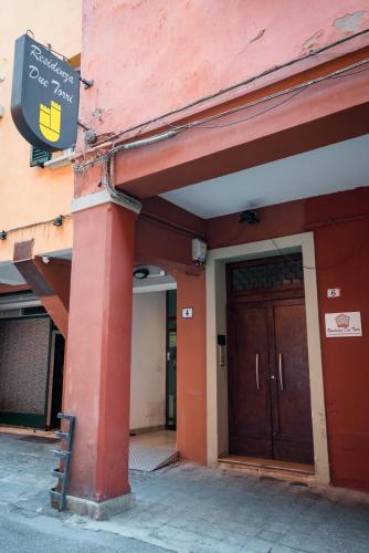 Residenza Due Torri check in presso HOTEL CENTRALE Vicolo Cattani 7 4