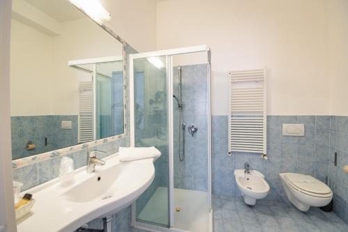 Residenza Due Torri check in presso HOTEL CENTRALE Vicolo Cattani 7, Bologna (photo 9)