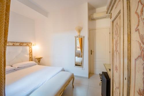 Residenza Due Torri check in presso HOTEL CENTRALE Vicolo Cattani 7, Bologna (photo 3)