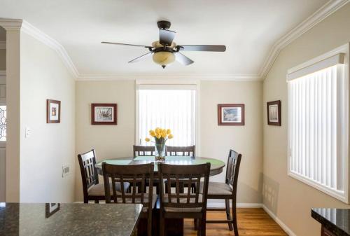 2bd/2ba in Belmont Shores! Close to EVERYTHING! in Long Beach, USA