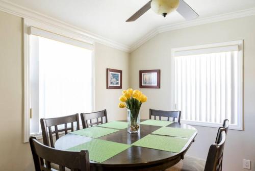 2bd/2ba in Belmont Shores! Close to EVERYTHING! in Long Beach, USA