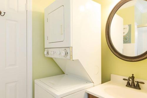 2bd/2ba in Belmont Shores! Close to EVERYTHING! in Long Beach, USA