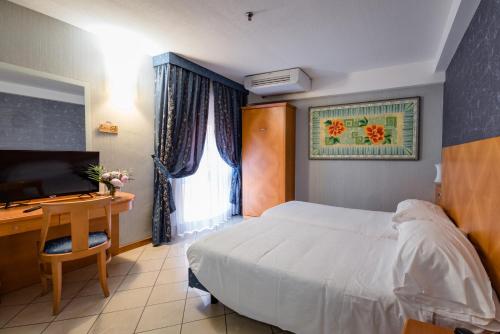 Hotel Paradise - image 3