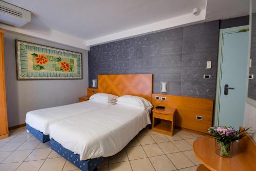 Hotel Paradise - image 7