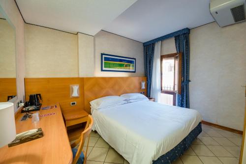 Hotel Paradise - image 4