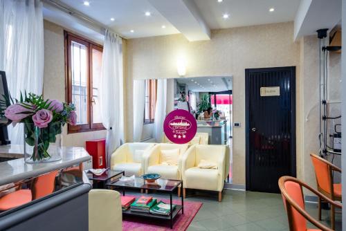 Előcsarnok, Hotel Centrale near Archeológiai Városi Múzeum