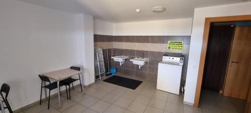 -- Albergue Casa Mariela -- Solo Peregrinos con Credenciales in Torres Del Rio