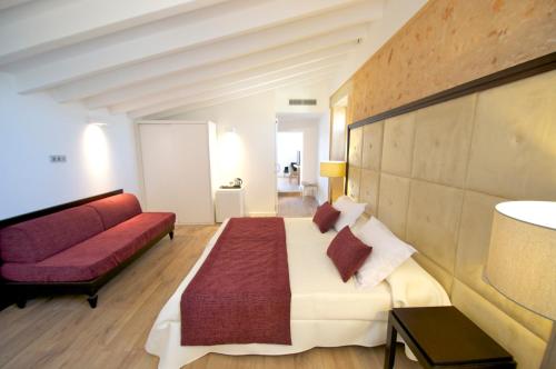 Bennoc Petit Hotel - image 12