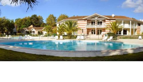 Soulac-Sur-Mer avec Piscine - Location saisonnière - Soulac-sur-Mer
