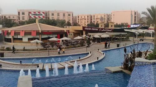 Single bedroom in a shared apartment Girls only hosting family, Le Caire (photo 9)