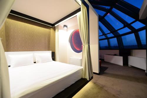 Hotel Hedonic - image 4