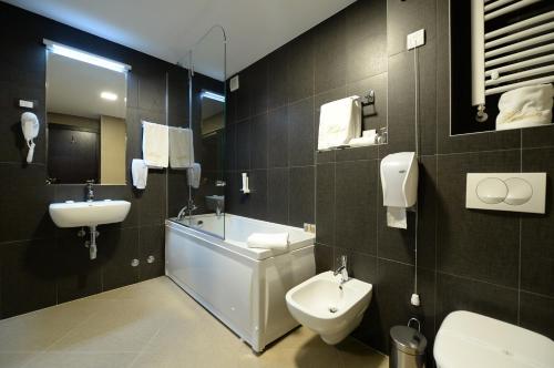 Hotel Hedonic - image 11
