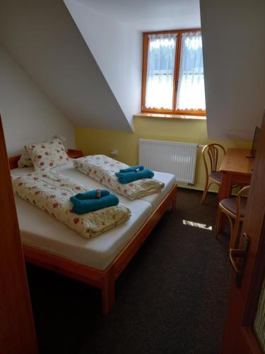 1 queen bed