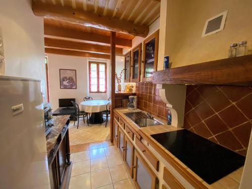 Appartement 4 pers plein centre ville, wifi, balcon in Laragne-Monteglin