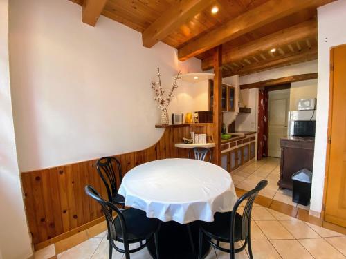 Létesítmények, Appartement 4 pers plein centre ville, wifi, balcon in Laragne-Monteglin