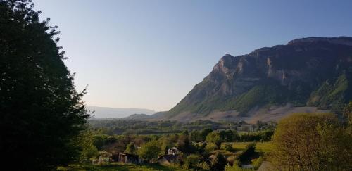 Gîte clair, spacieux et cosy avec vue sur le massif de la Chartreuse