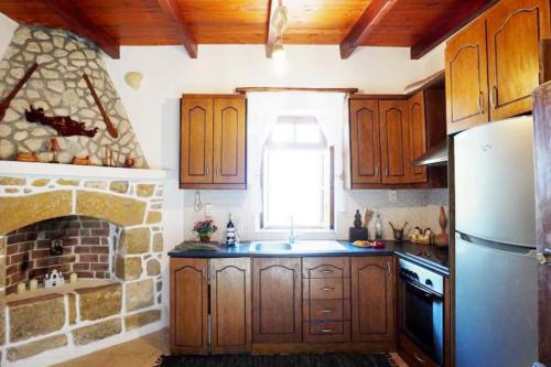 Kitchen, Traditional Creta stone house in serenity village in Arkalochori